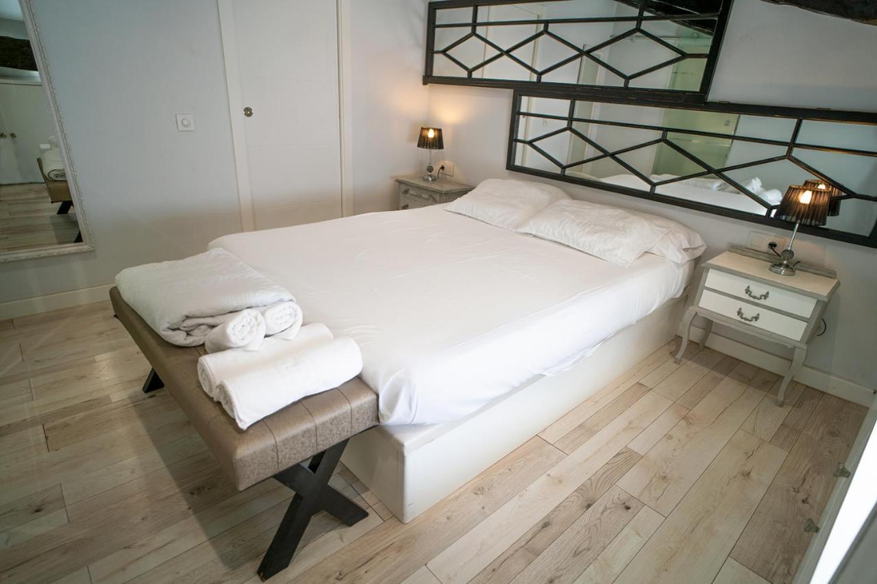 Atico Con Terraza Y Jacuzzi En El Centro Διαμέρισμα Βαλένθια Δωμάτιο φωτογραφία