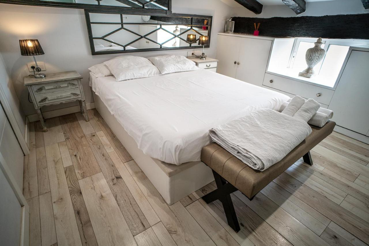 Atico Con Terraza Y Jacuzzi En El Centro Διαμέρισμα Βαλένθια Δωμάτιο φωτογραφία