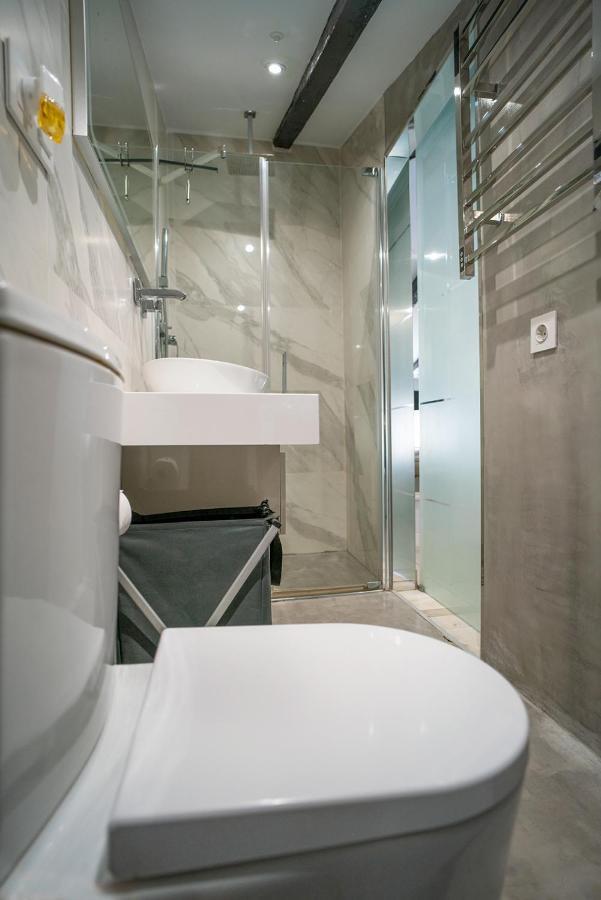Atico Con Terraza Y Jacuzzi En El Centro Διαμέρισμα Βαλένθια Δωμάτιο φωτογραφία