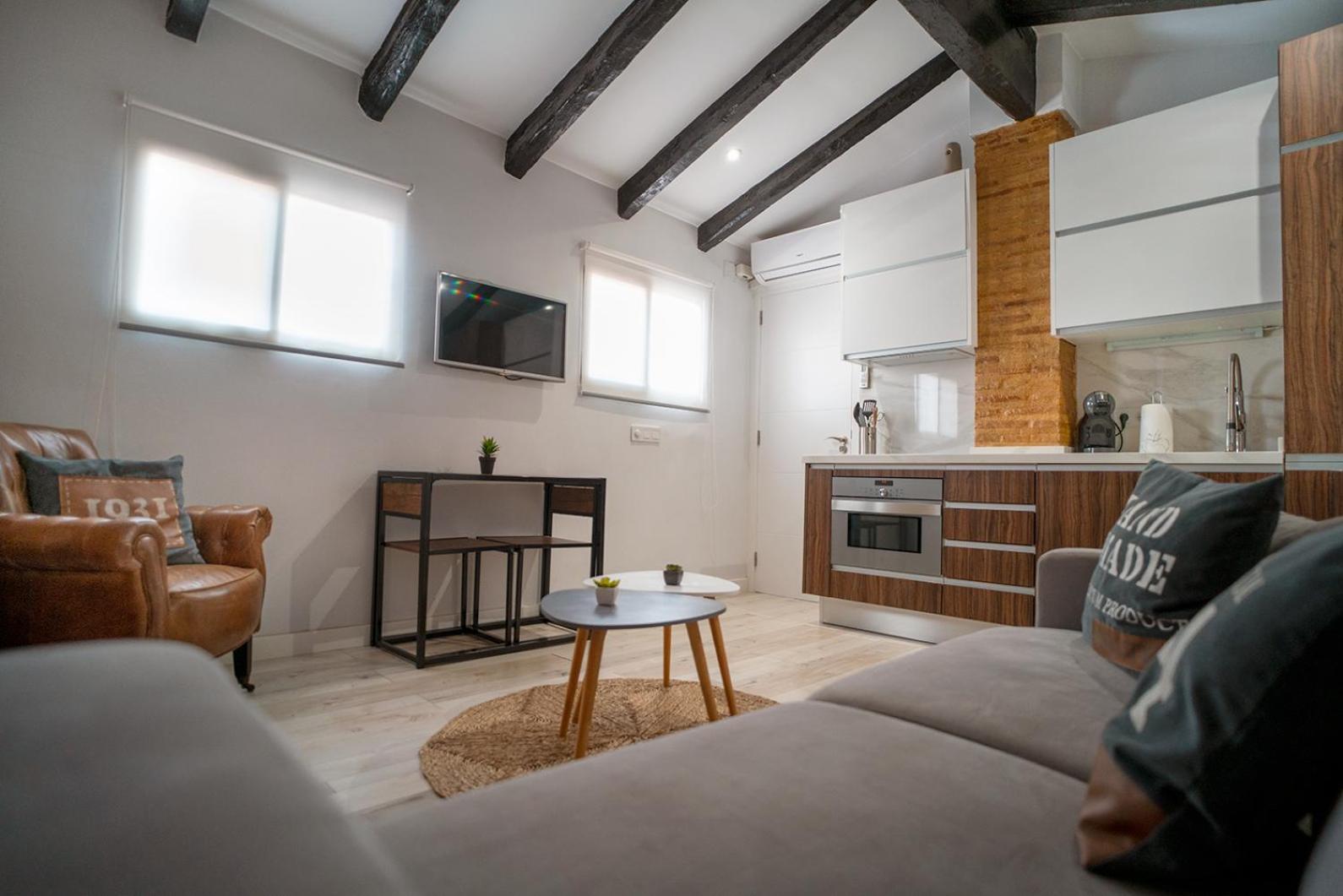 Atico Con Terraza Y Jacuzzi En El Centro Διαμέρισμα Βαλένθια Δωμάτιο φωτογραφία