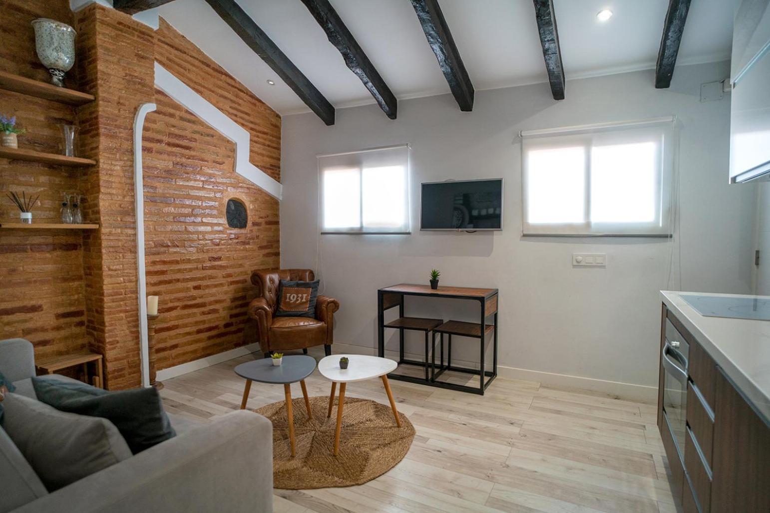 Atico Con Terraza Y Jacuzzi En El Centro Διαμέρισμα Βαλένθια Δωμάτιο φωτογραφία